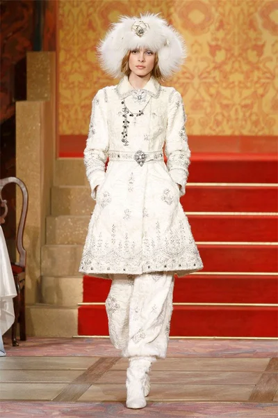 Look 50